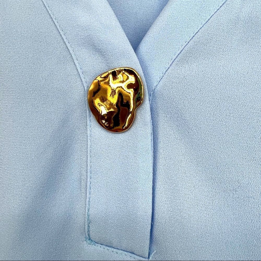W Worthington Woman Blue V-neckline Hammered Button Quarter Sleeve Blouse - Picture 8 of 10